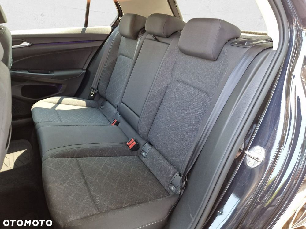 Volkswagen Golf - 22