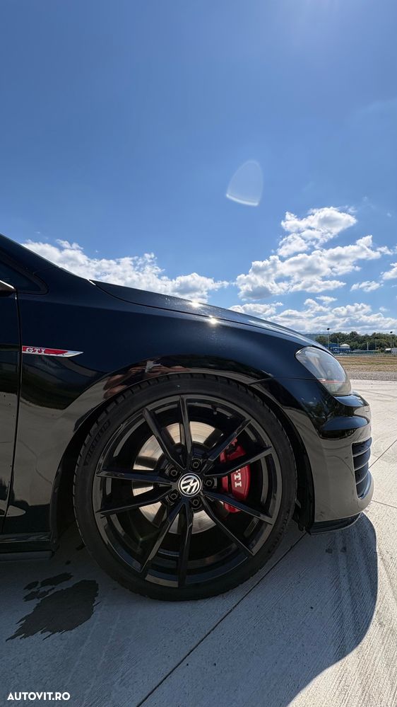 Volkswagen Golf - 5