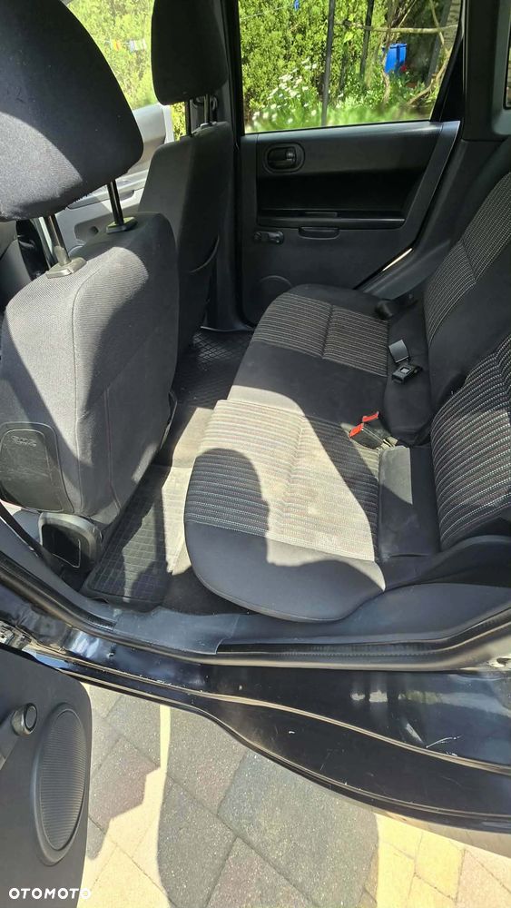 Mitsubishi Colt 1.1 - 10