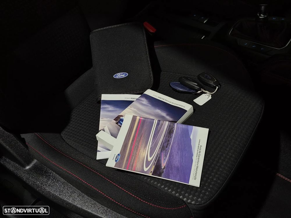 Ford Focus 1.5 TDCi ECOBlue ST-Line - 41