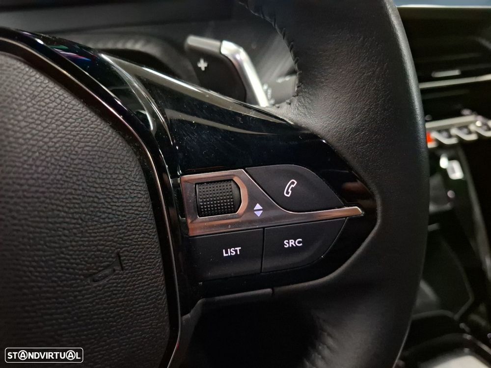Peugeot 2008 1.2 Hybrid Allure e-DCS6 - 17