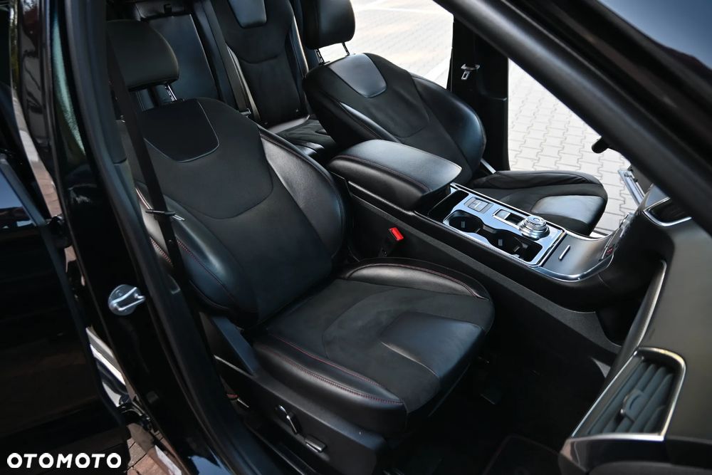 Ford Edge 2.0 EcoBlue Bi-Turbo 4x4 ST-LINE - 31