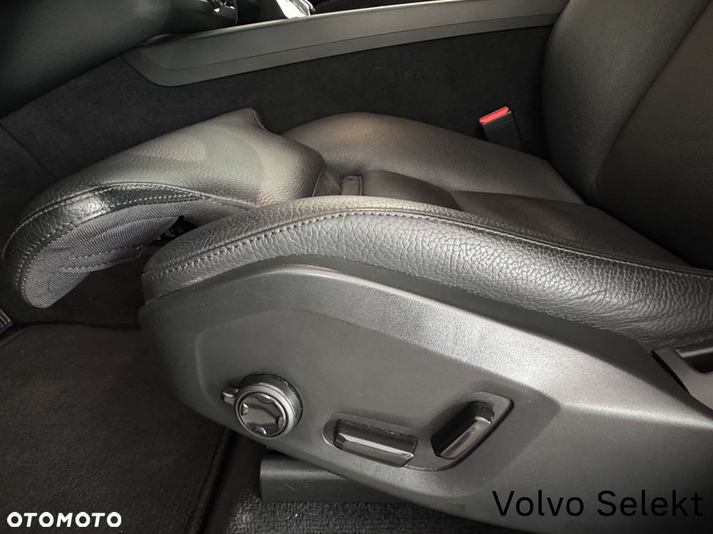Volvo XC 60 B4 D AWD Inscription - 19