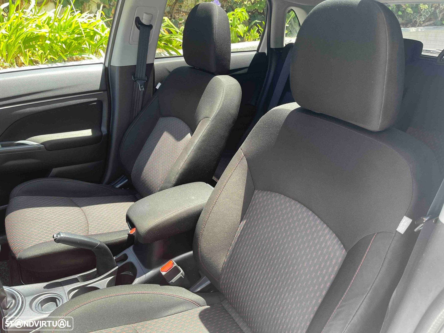 Mitsubishi ASX 1.6 MIVEC Intense Connect Edition - 32