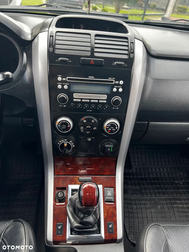 Suzuki Grand Vitara 2.0 De luxe - 9