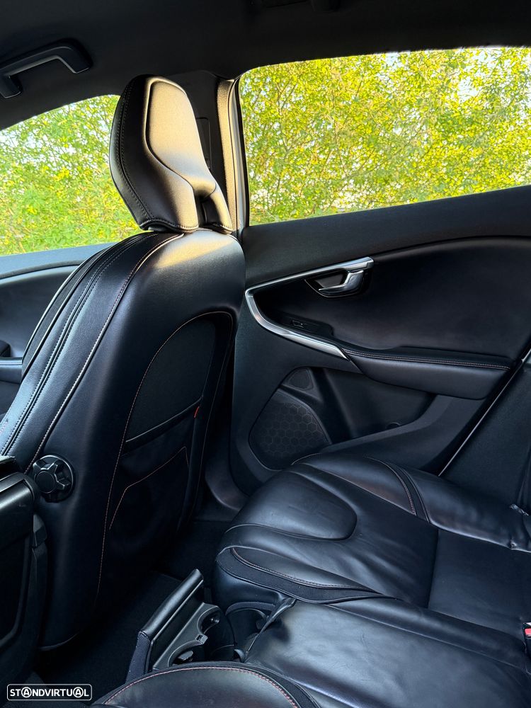 Volvo V40 Cross Country D3 Ocean Race - 14