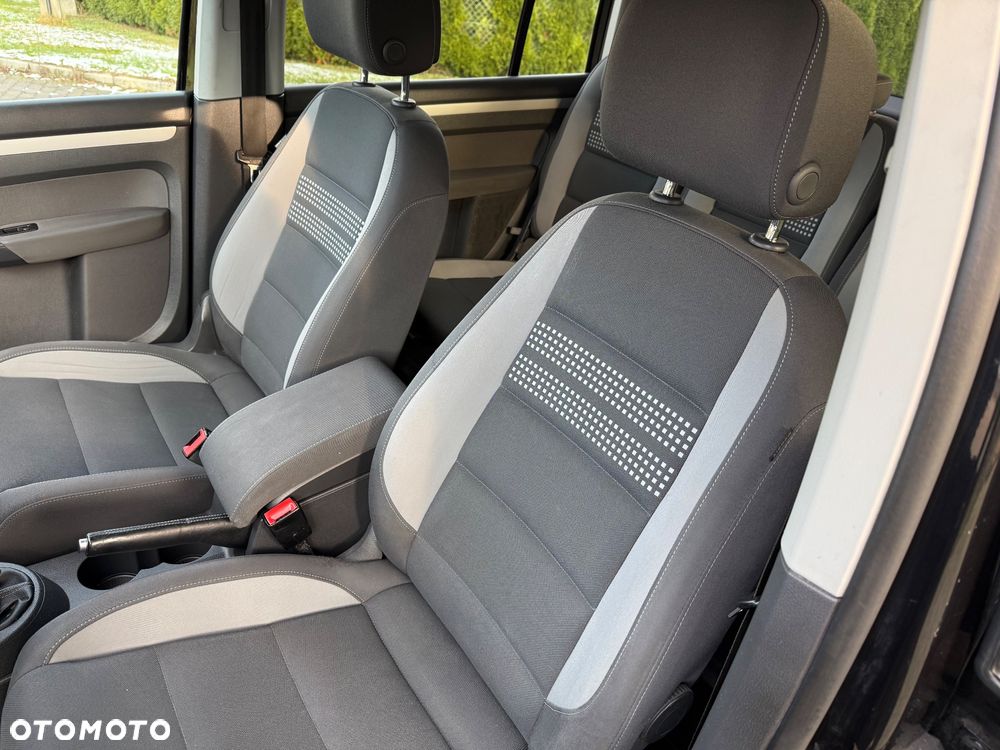 Volkswagen Touran 2.0 TDI DPF Comfortline - 13