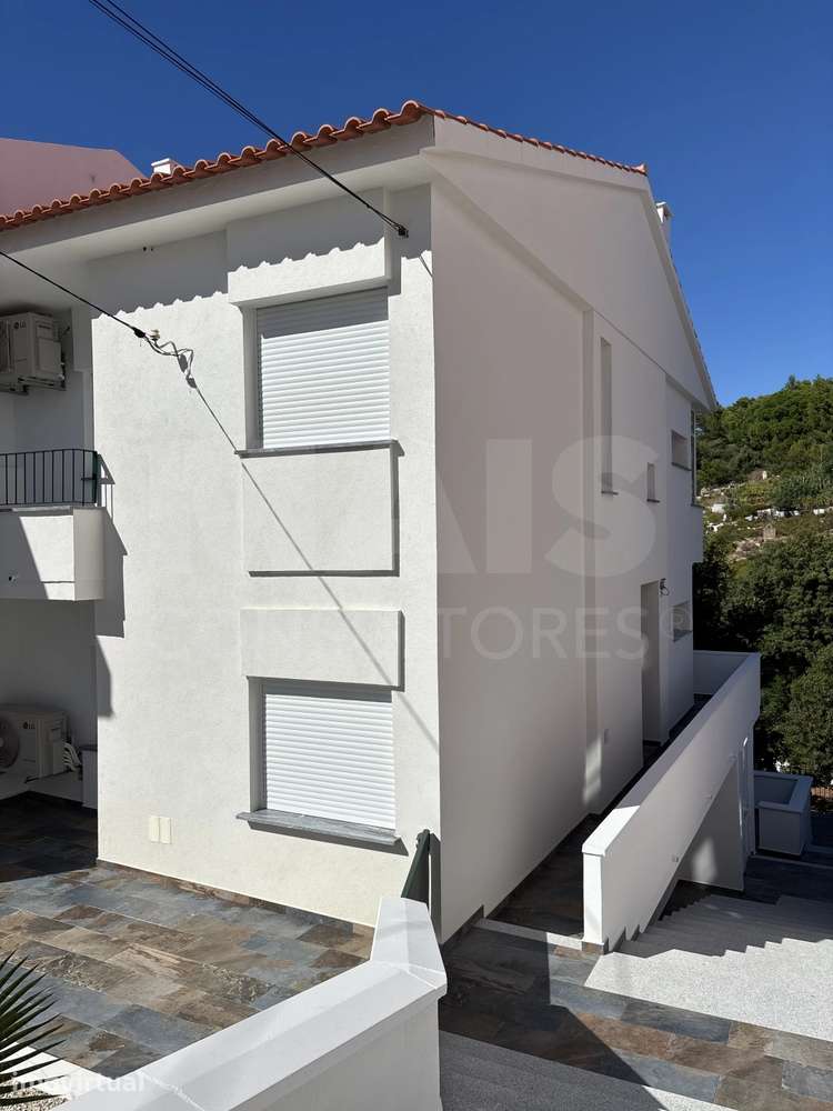 Prédio com três apartamentos T2 em Estoril - Cascais - Grande imagem: 4/24