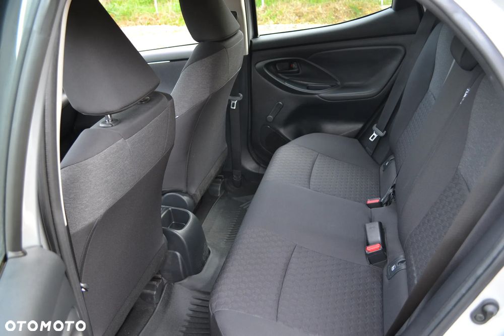 Toyota Yaris - 12