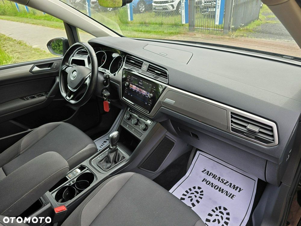 Volkswagen Touran - 25