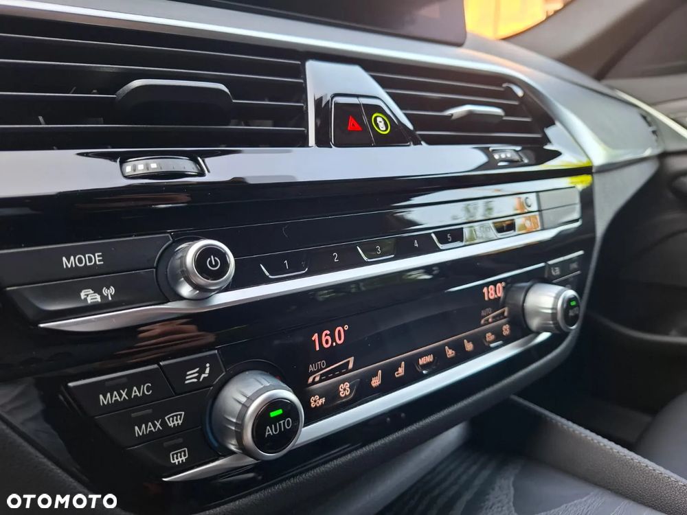 BMW Seria 5 540d xDrive Touring M Sport Edition - 20