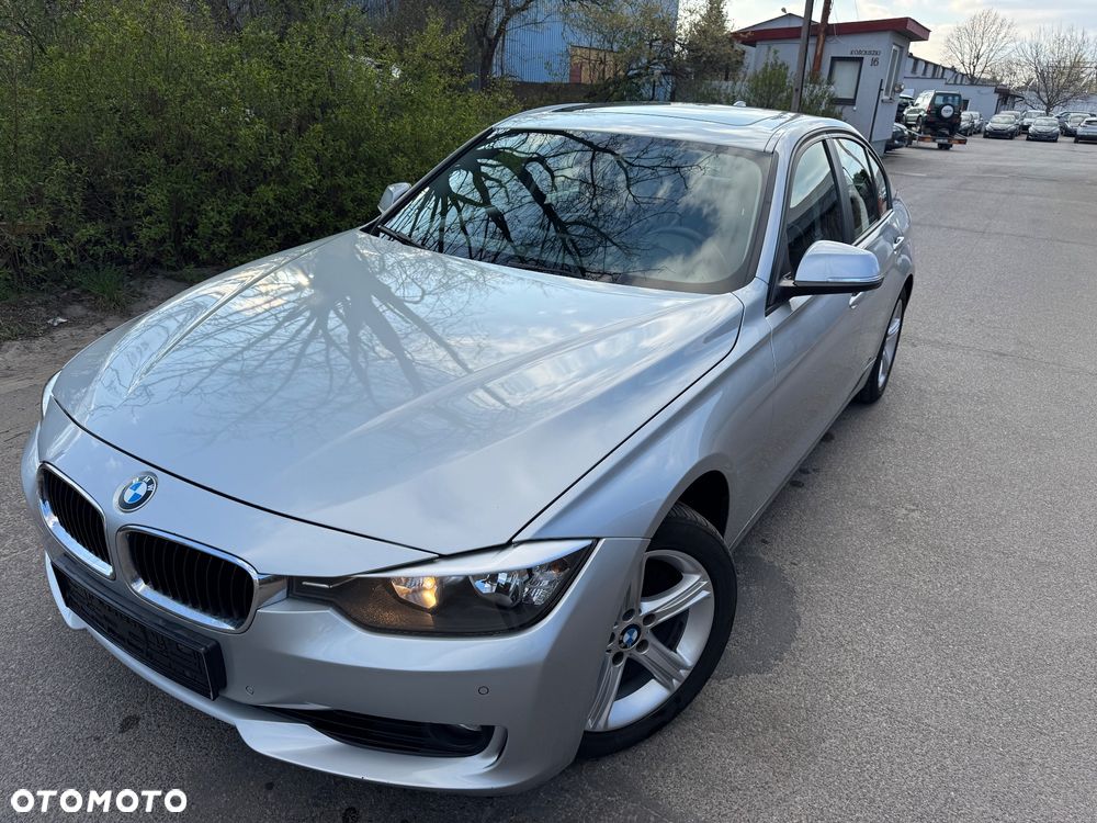BMW Seria 3 328i xDrive Sport Line - 3