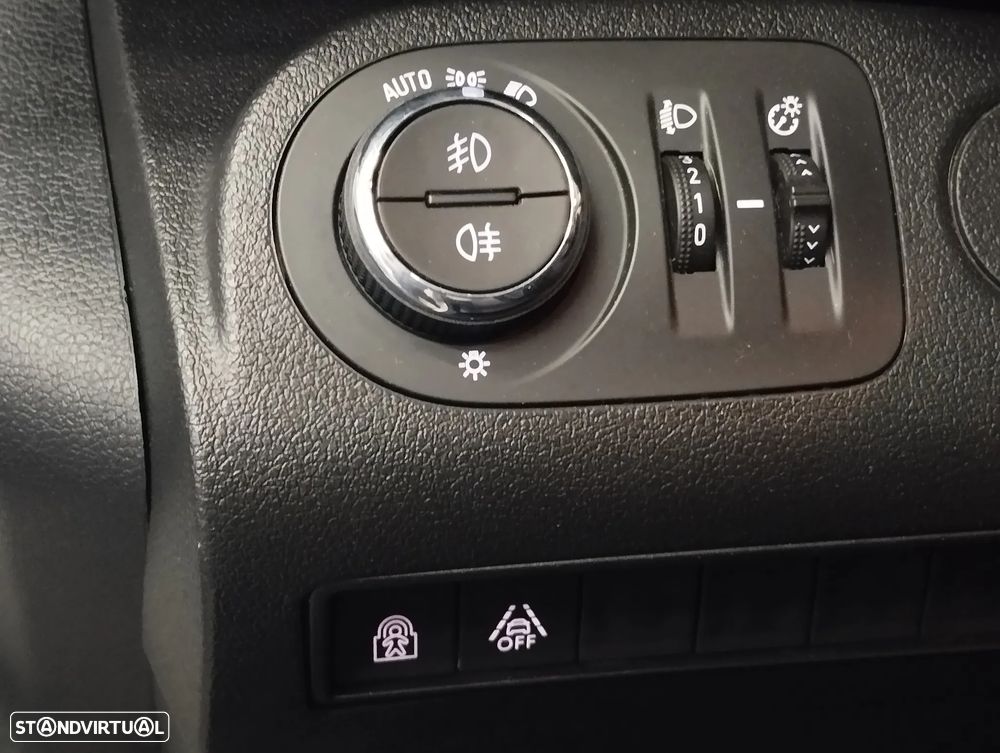Opel Combo — fotografia 18