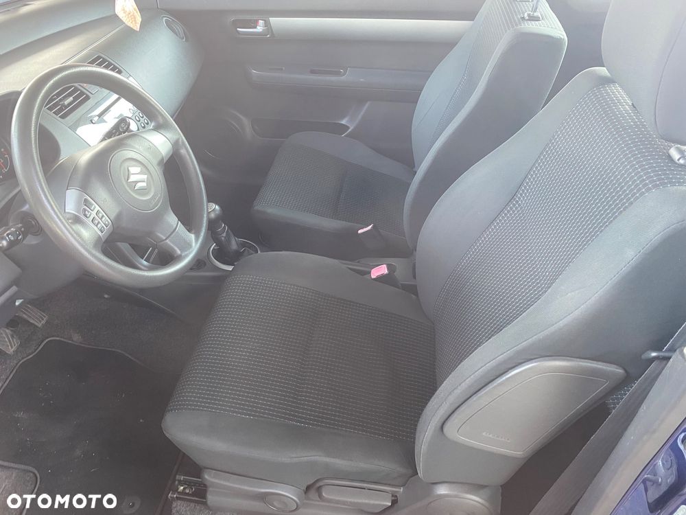 Suzuki Swift 1.3 Comfort - 32