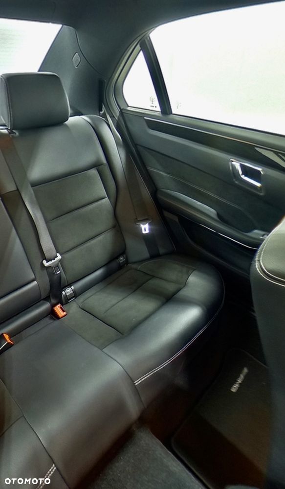 Mercedes-Benz Klasa E 300 4Matic 7G-TRONIC Avantgarde - 8