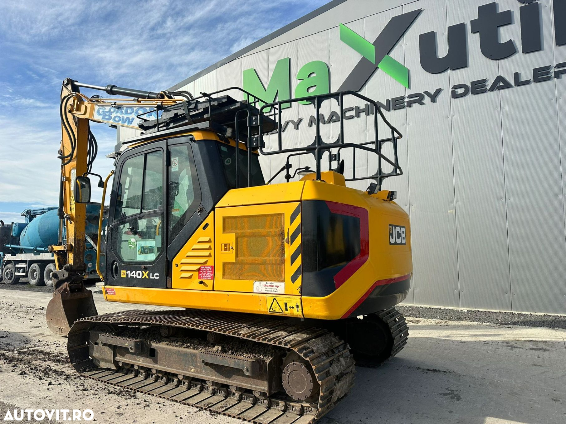 JCB 140XL FL Excavator - 2