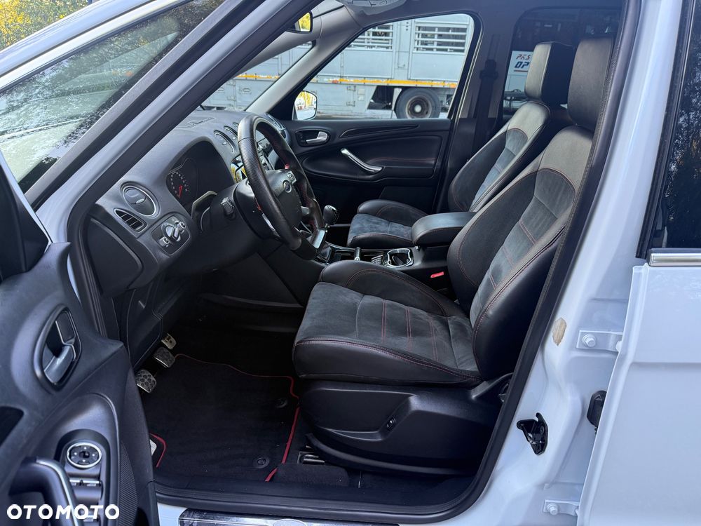 Ford S-Max - 8