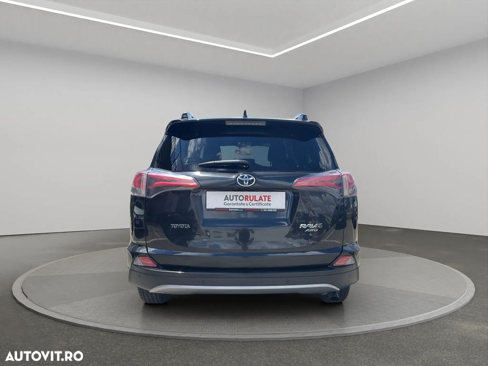 Toyota RAV4 - 6