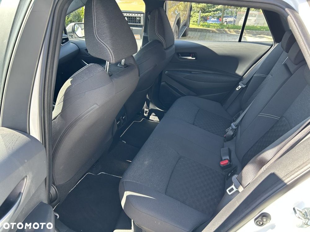 Toyota Corolla 2.0 Hybrid Comfort - 17