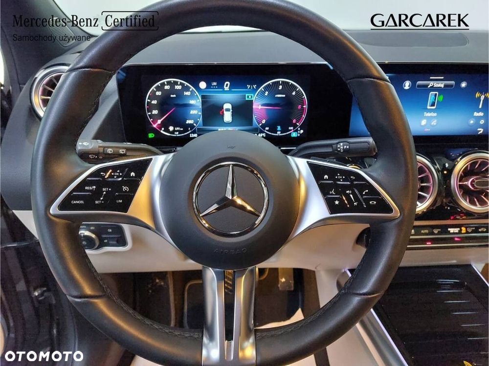 Mercedes-Benz GLA 200 d Progressive - 13