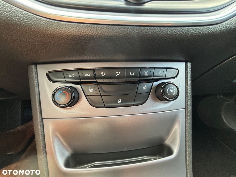 Opel Astra 1.4 Turbo Edition - 28