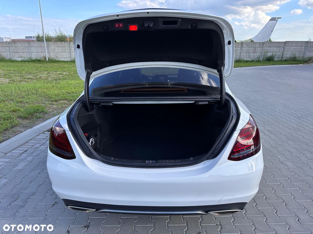 Mercedes-Benz Klasa C 300 T 9G-TRONIC Avantgarde - 10
