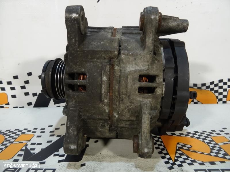 Alternador Volkswagen Passat (3B3)  028903031 / 028 903 031 / 01245150 - 7