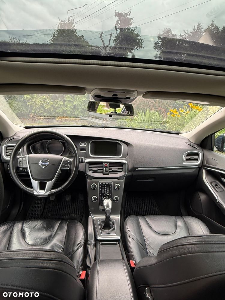 Volvo V40 D2 Summum - 9
