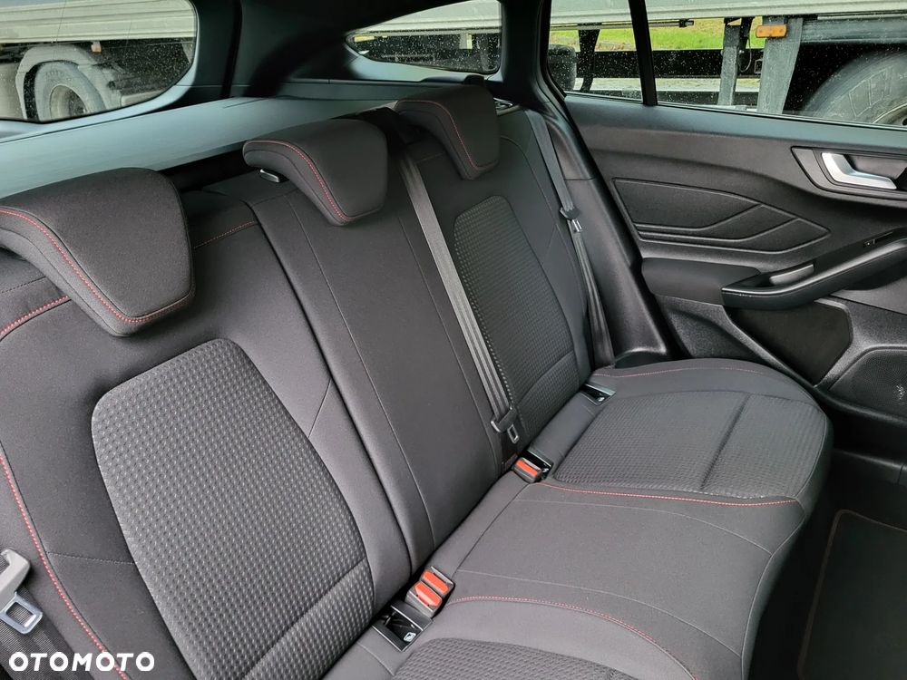 Ford Focus 1.5 EcoBoost STart-Stopp-System ST-LINE X - 30