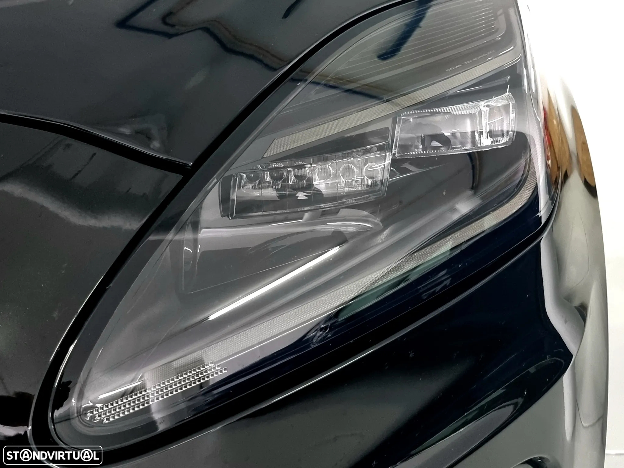 Jaguar E-Pace 1.5 P300e R-Dynamic SE AWD Aut. - 11