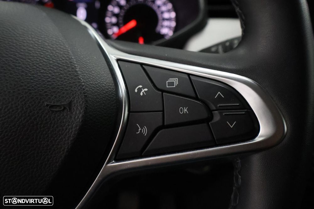 Renault Clio 1.0 TCe Limited CVT - 17