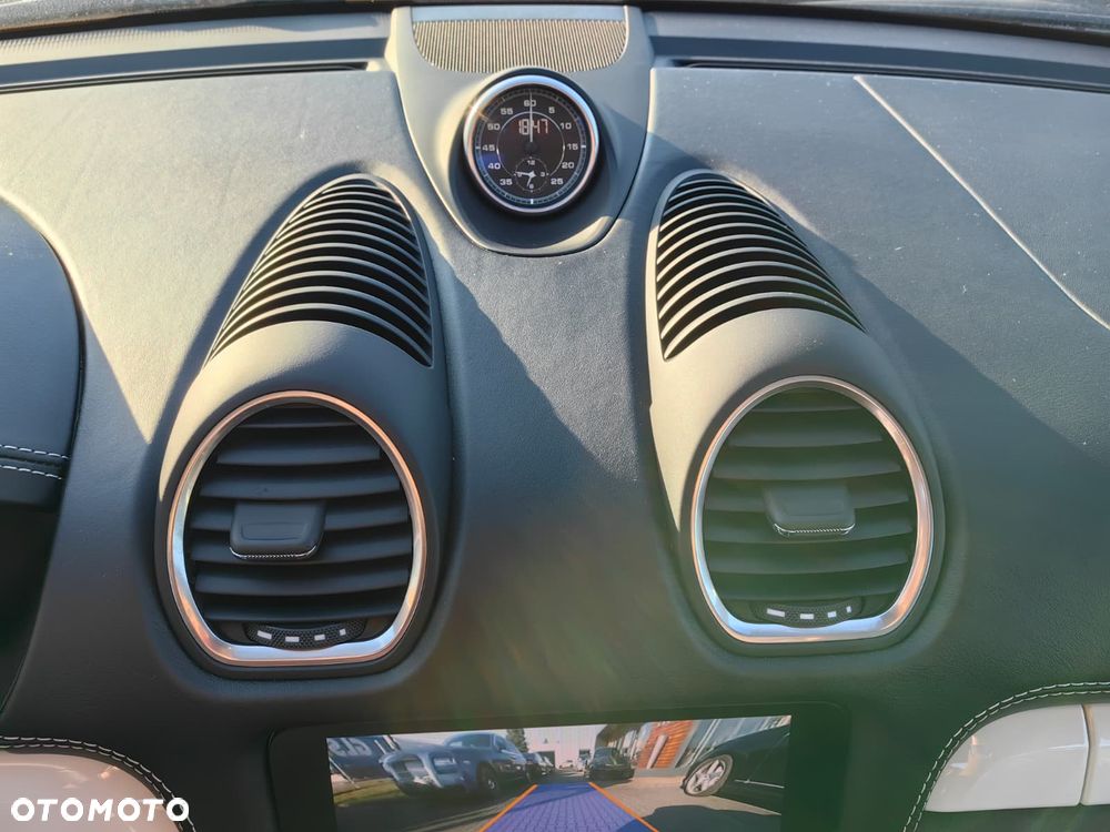 Porsche 718 Spyder - 22