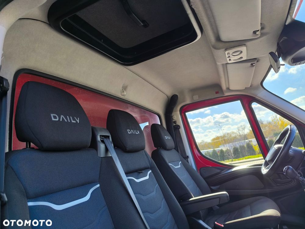 Iveco Daily 50C18 Plandeka, 12 Palet, Sypialnia, Firana+Drzwi z tyłu. - 18