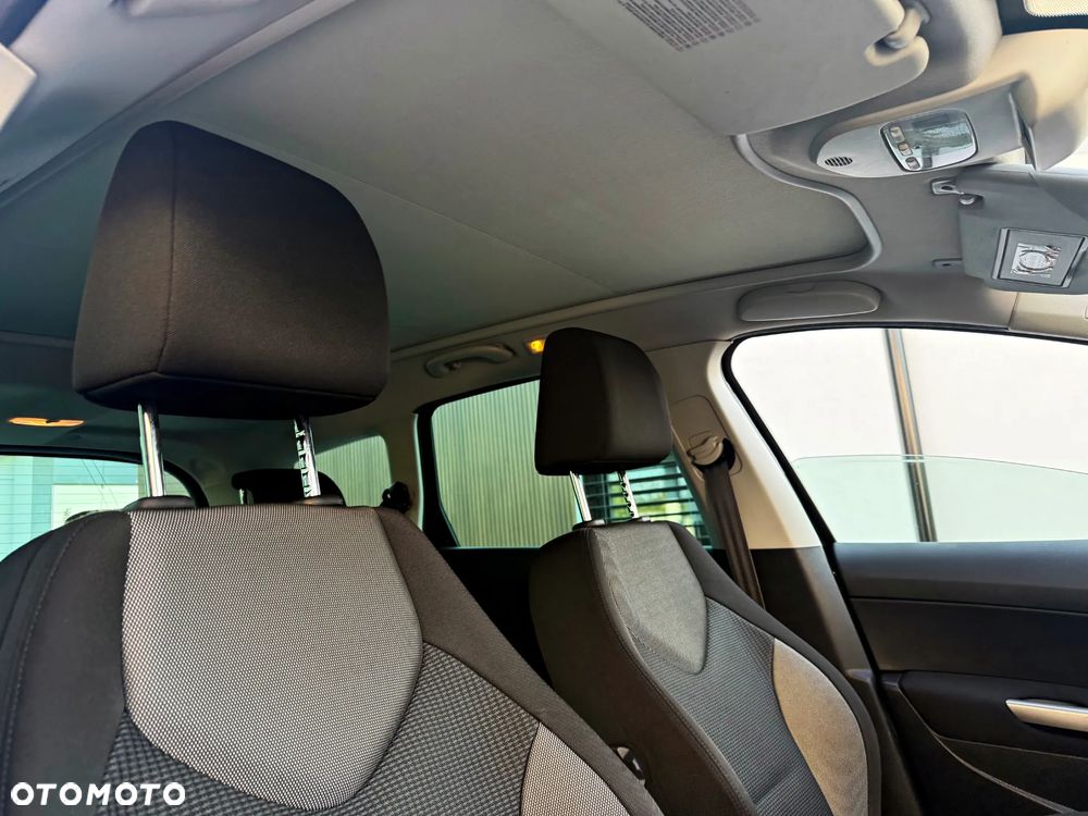 Peugeot 308 HDi FAP 150 Business Line Niveau 2 - 37