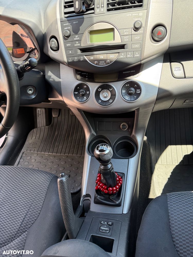 Toyota RAV4 2.2 D-4D Executive - 8