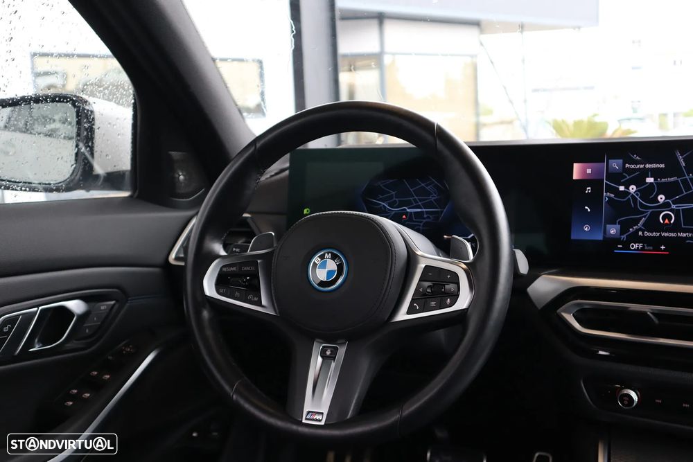 BMW 330 e Pack Desportivo M Auto - 13