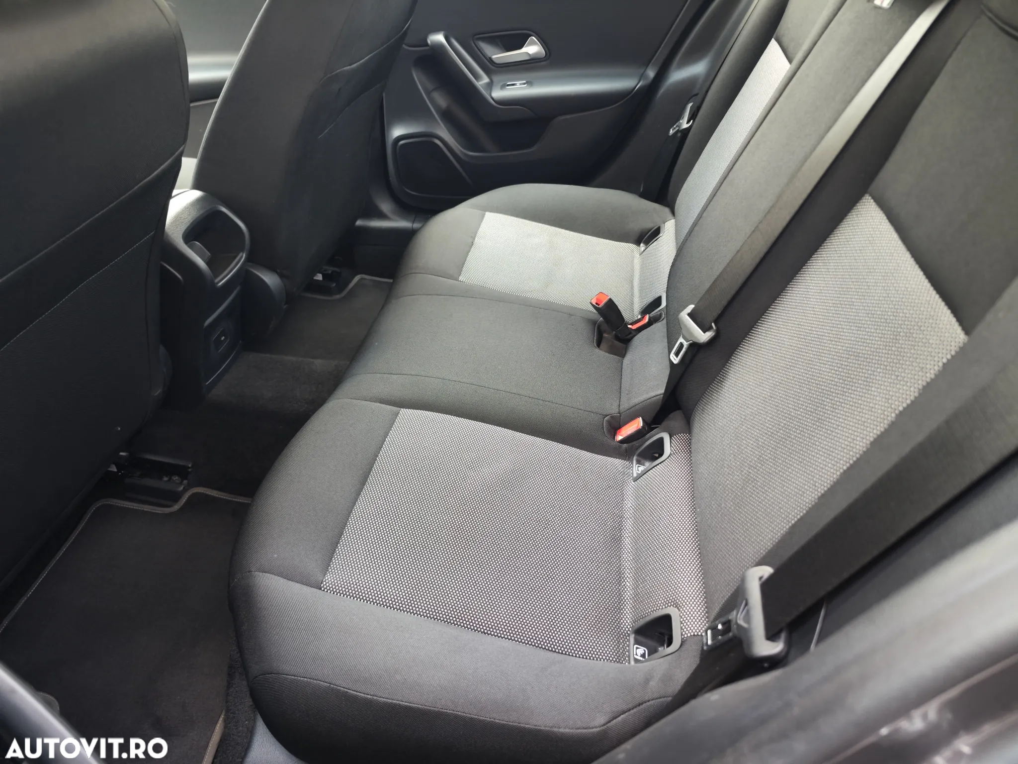 Mercedes-Benz A 180 7G-DCT - 22