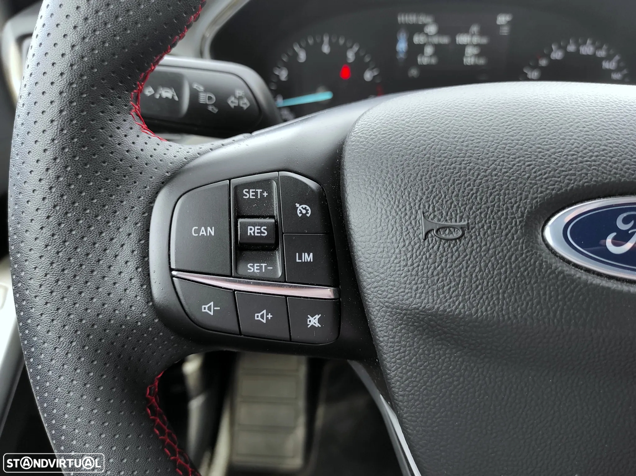 Ford Focus SW 1.0 EcoBoost MHEV ST-Line - 25