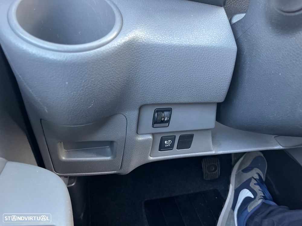 Nissan NV200 Combi - 30