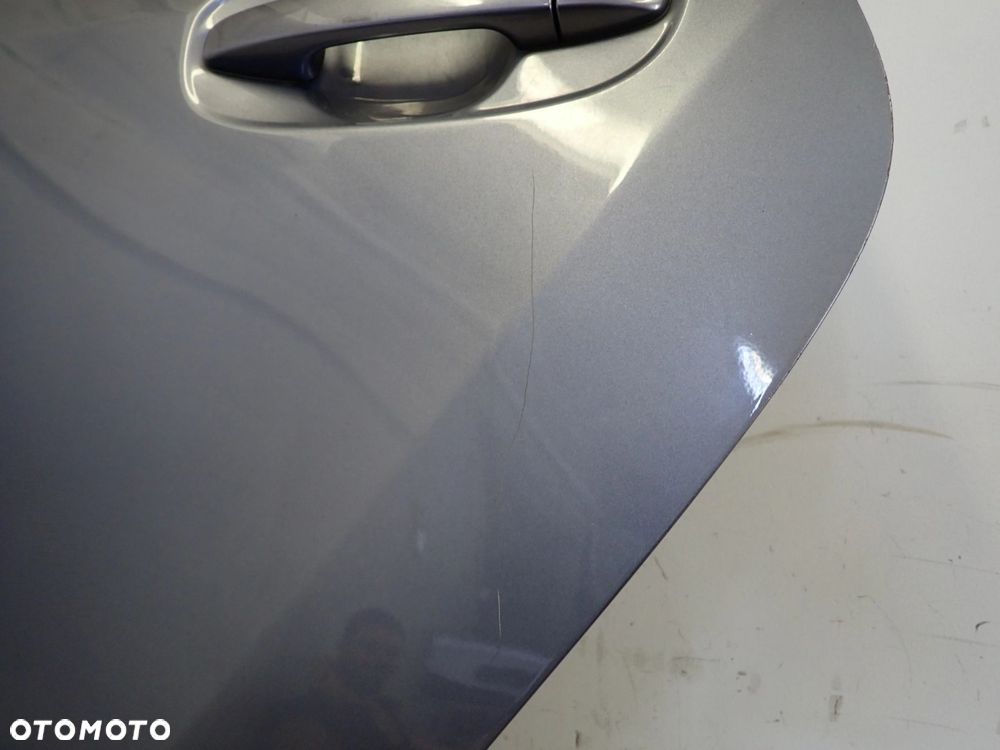 TOYOTA VERSO 09-13 DRZWI TYLNE LEWE 8T4 - 7