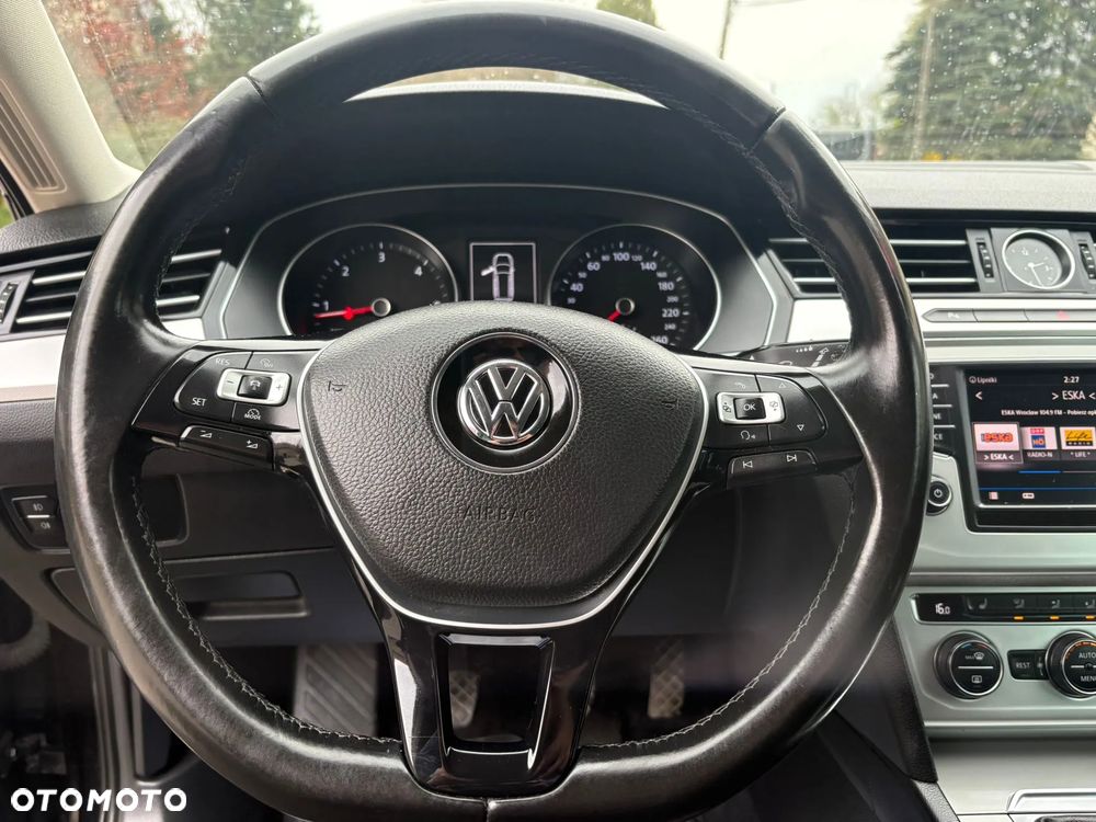 Volkswagen Passat 2.0 TDI (BlueMotion Technology) Highline - 15