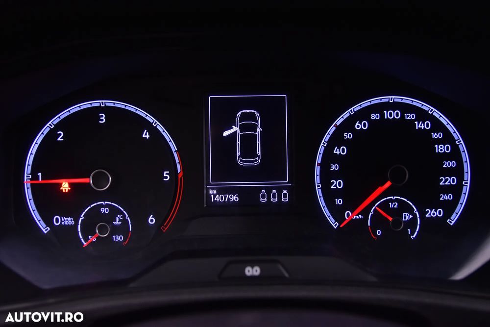 Volkswagen T-Roc - 10