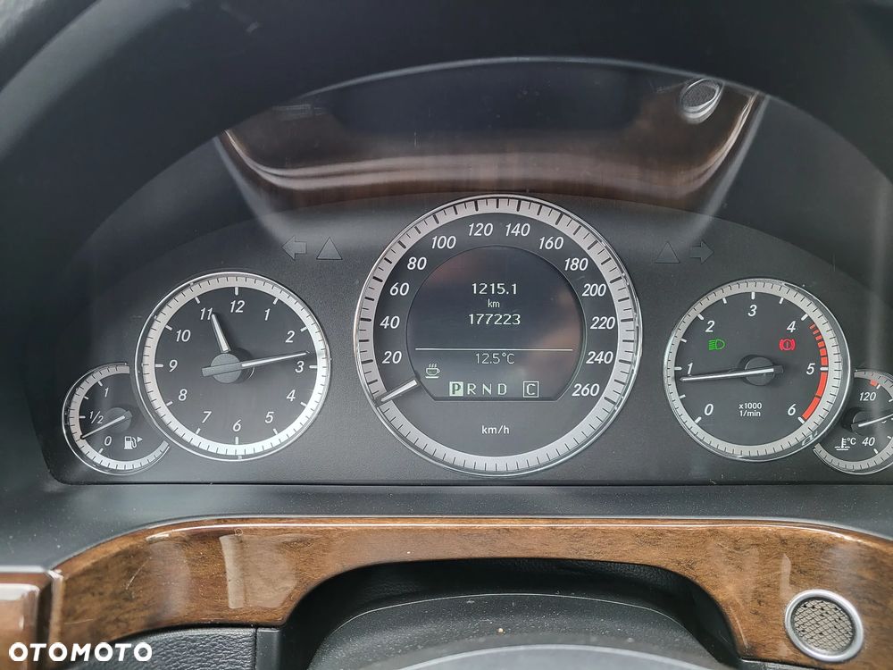 Mercedes-Benz Klasa E 220 CDI DPF BlueEFFICIENCY Automatik Elegance - 8