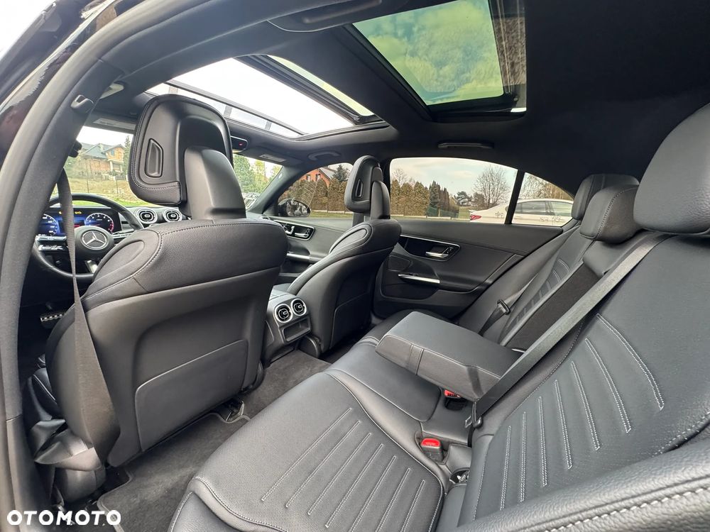 Mercedes-Benz Klasa C 300 4Matic 9G-TRONIC AMG Line - 29