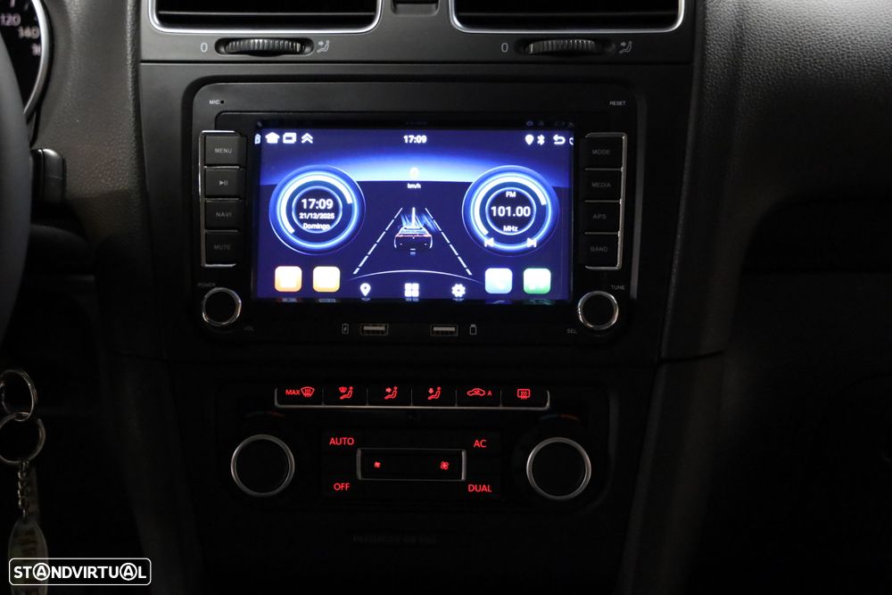 VW Golf 2.0 TDi Confortline - 11