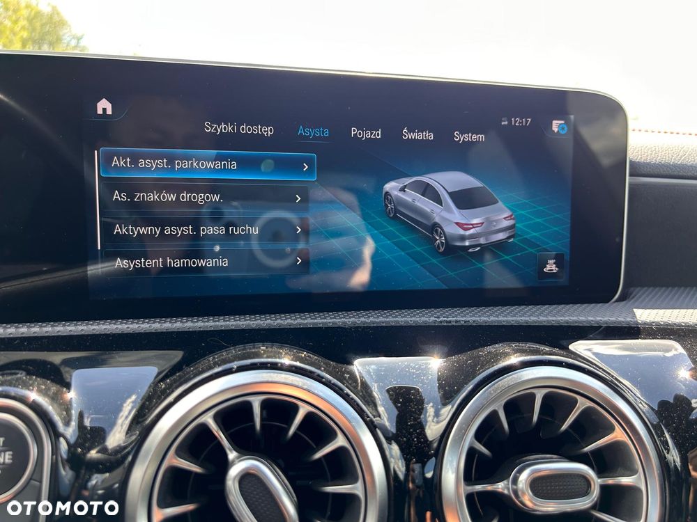 Mercedes-Benz CLA 180 7G-DCT - 32