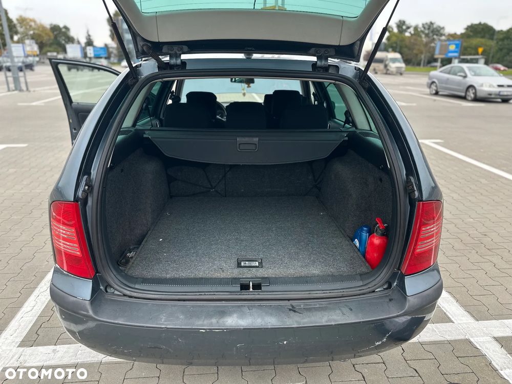 Skoda Octavia 2.0 Combi Style - 10