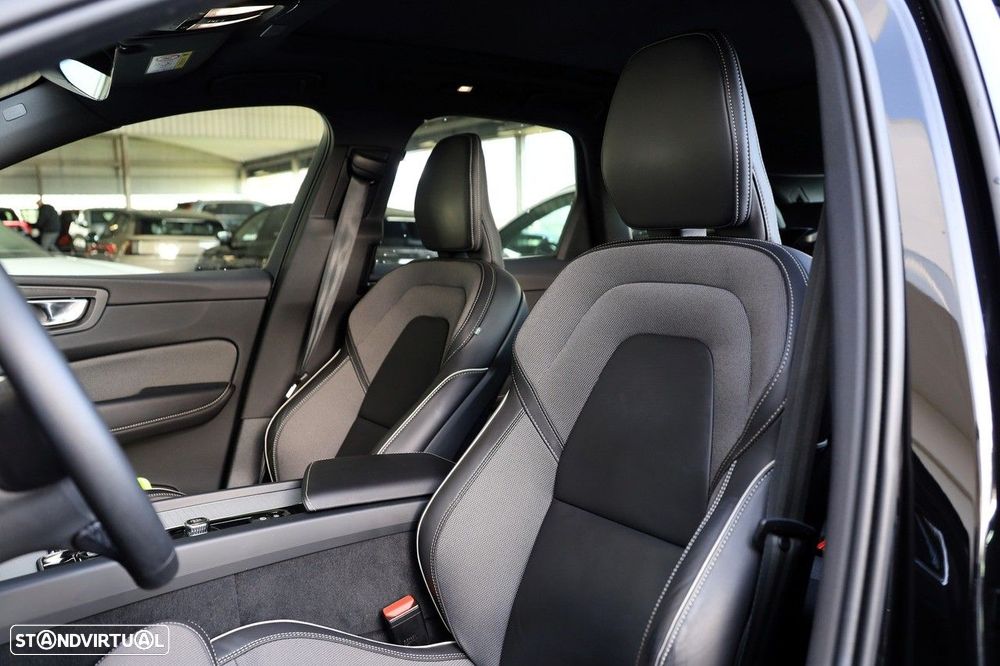 Volvo XC 60 2.0 T6 PHEV Black Edition AWD - 7