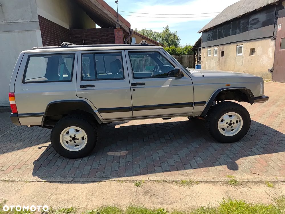 Jeep Cherokee - 5