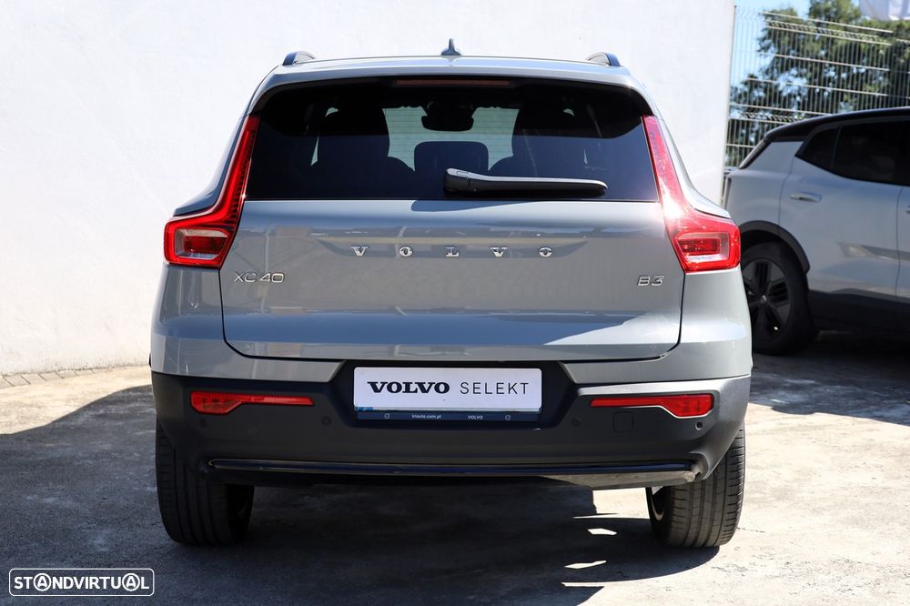 Volvo XC 40 2.0 B3 Plus Dark - 3